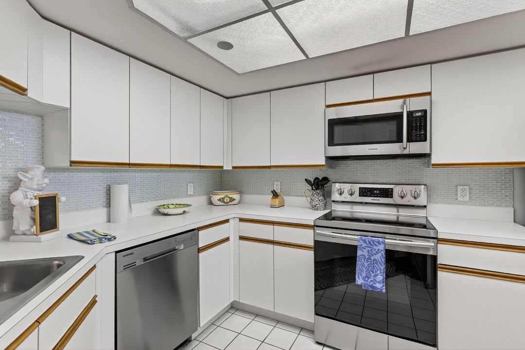 待售: $550,000 (2 贝兹, 2 浴室, 1228 平方英尺)