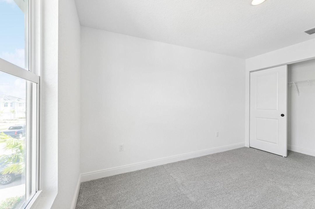 На продажу: $399,995 (3 спален, 2 ванн, 1683 Квадратных фут)