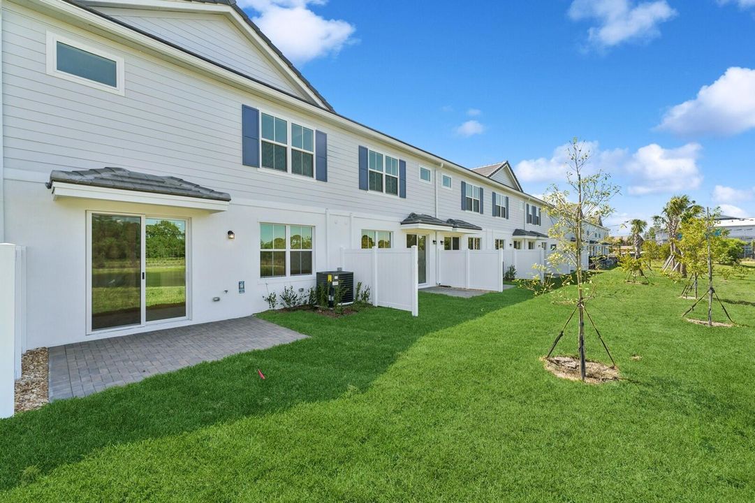 На продажу: $478,888 (3 спален, 2 ванн, 1986 Квадратных фут)