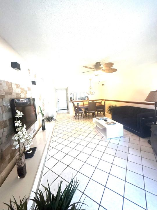 En Venta: $149,990 (2 camas, 2 baños, 1088 Pies cuadrados)