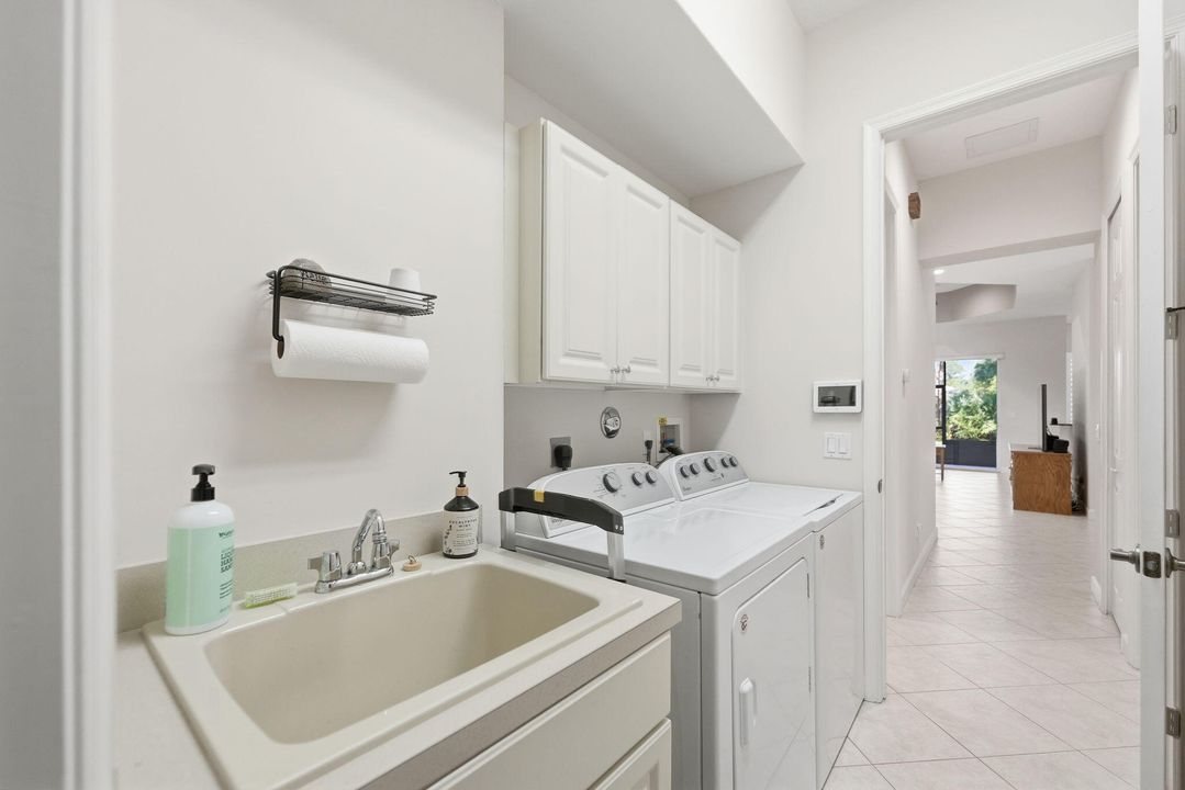 For Sale: $384,900 (3 beds, 2 baths, 1789 Square Feet)