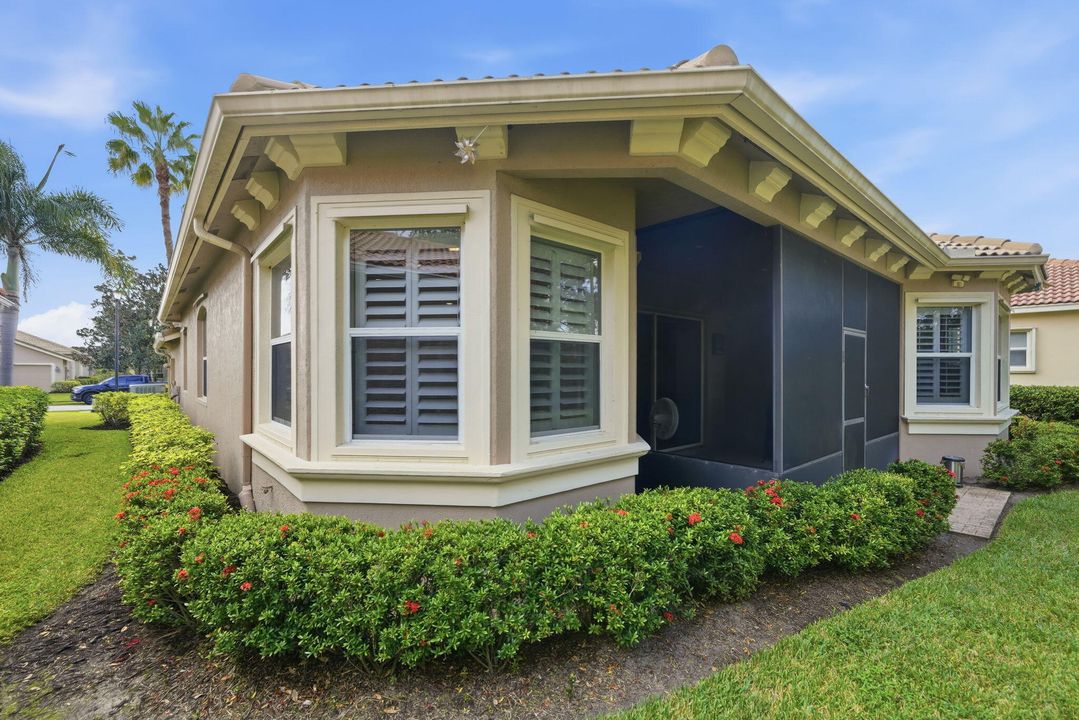 For Sale: $384,900 (3 beds, 2 baths, 1789 Square Feet)