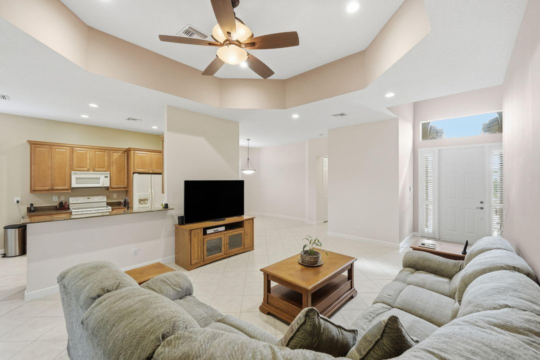 For Sale: $384,900 (3 beds, 2 baths, 1789 Square Feet)