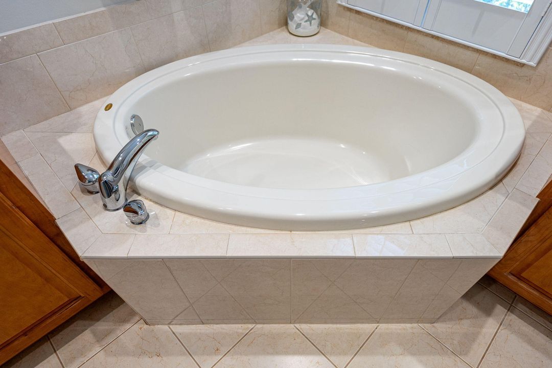 For Sale: $384,900 (3 beds, 2 baths, 1789 Square Feet)