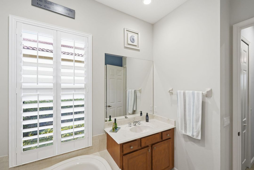 For Sale: $384,900 (3 beds, 2 baths, 1789 Square Feet)