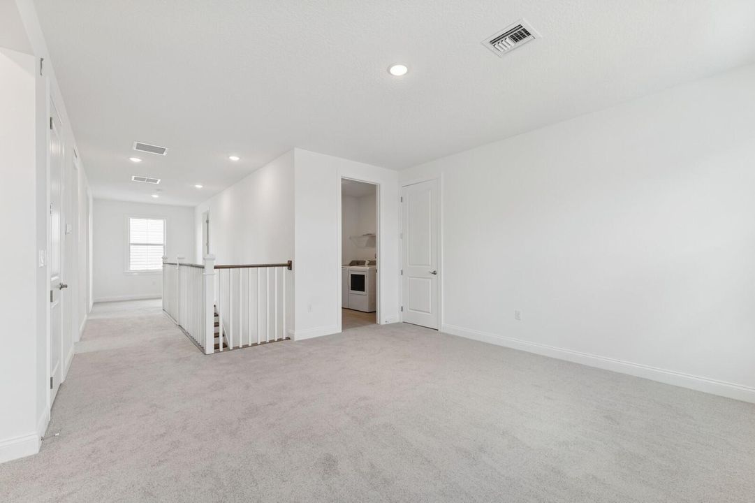 For Sale: $899,995 (5 beds, 4 baths, 3562 Square Feet)