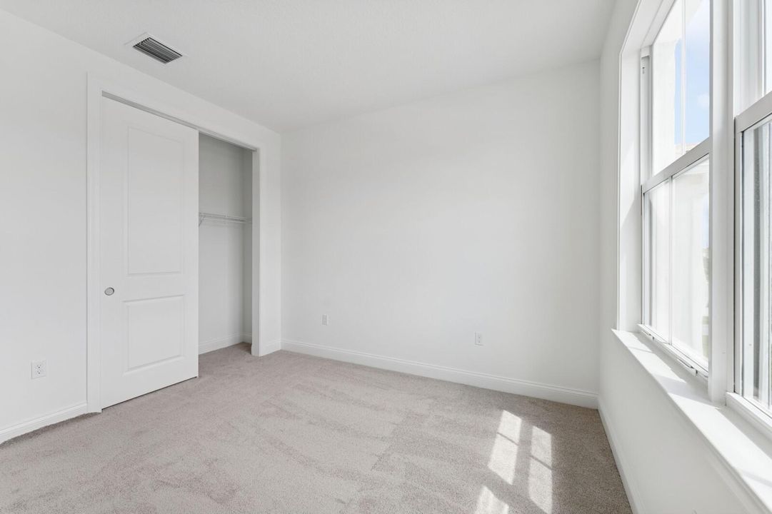 For Sale: $899,995 (5 beds, 4 baths, 3562 Square Feet)