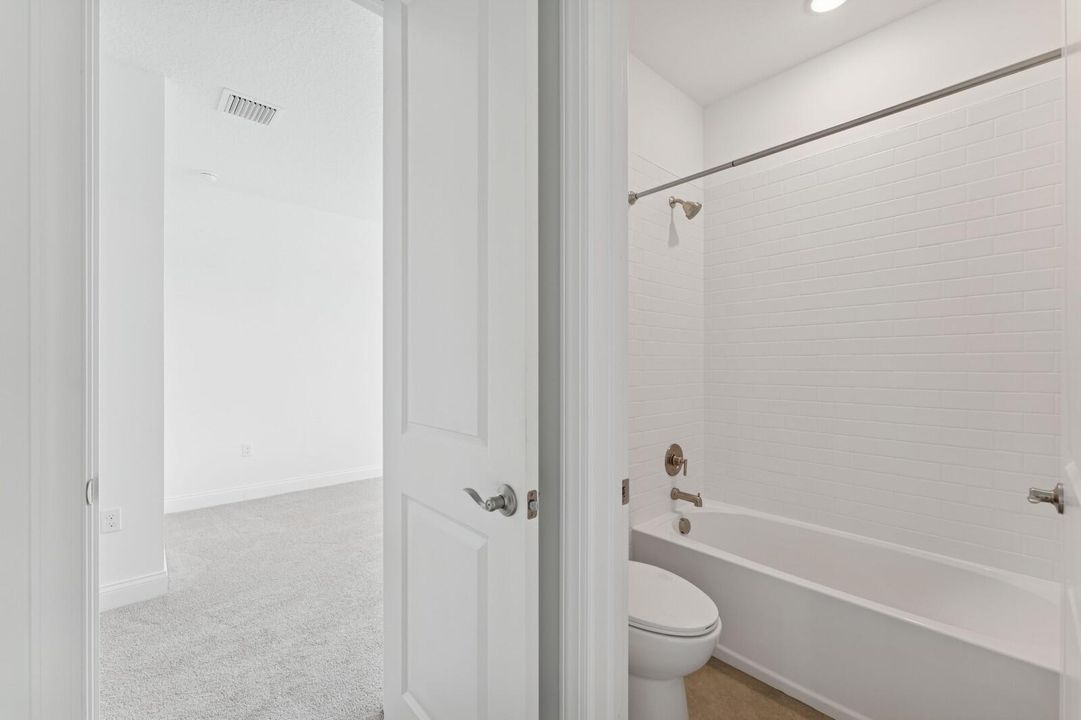 For Sale: $899,995 (5 beds, 4 baths, 3562 Square Feet)