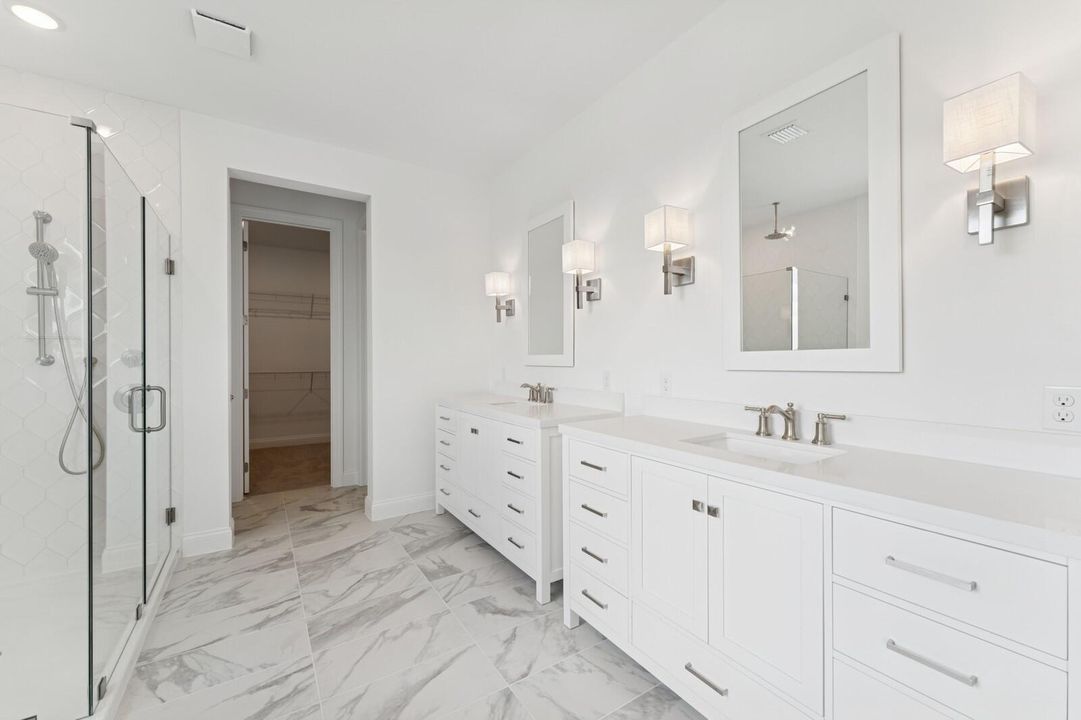 For Sale: $899,995 (5 beds, 4 baths, 3562 Square Feet)