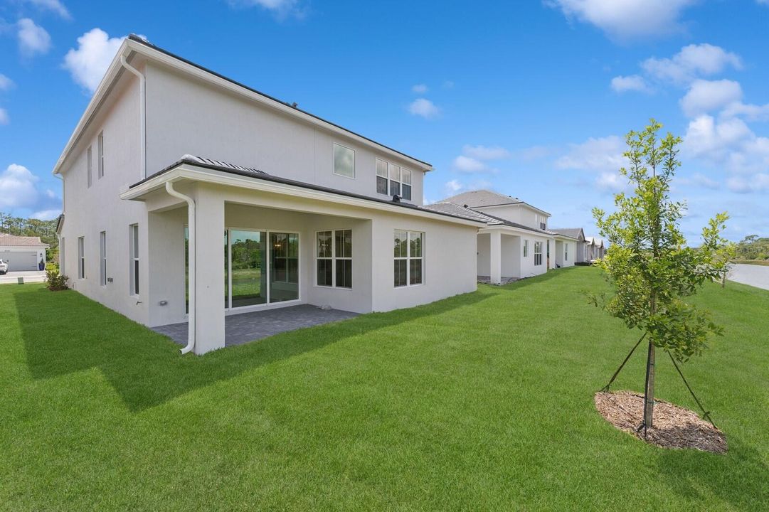 For Sale: $899,995 (5 beds, 4 baths, 3562 Square Feet)