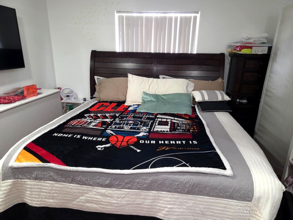 На продажу: $520,000 (3 спален, 2 ванн, 1645 Квадратных фут)