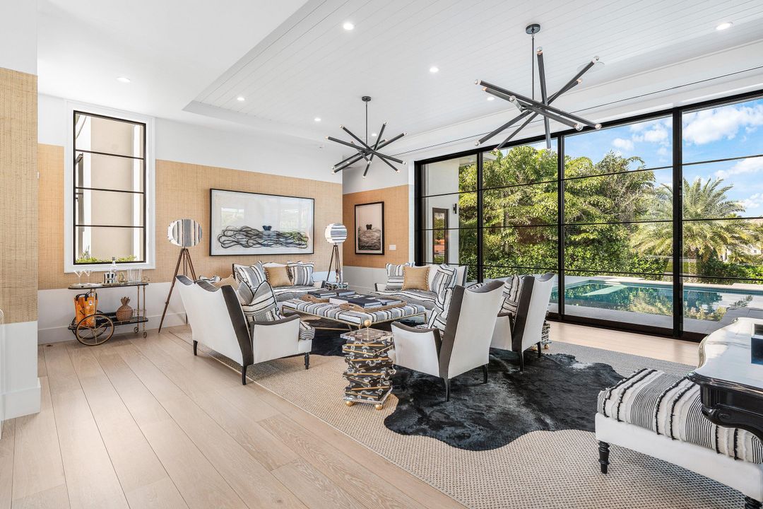 На продажу: $5,595,000 (4 спален, 3 ванн, 4424 Квадратных фут)