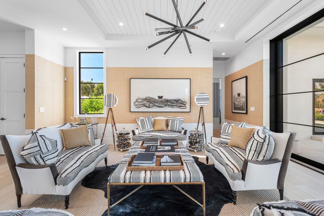 На продажу: $5,595,000 (4 спален, 3 ванн, 4424 Квадратных фут)