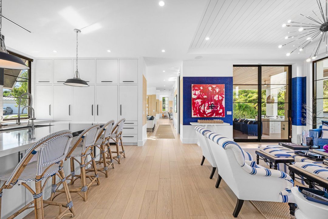 На продажу: $5,595,000 (4 спален, 3 ванн, 4424 Квадратных фут)