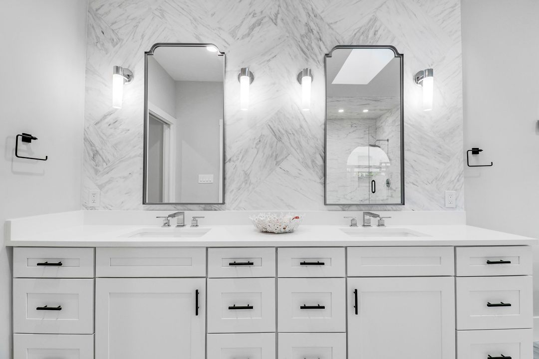 Под контрактом: $2,195,000 (4 спален, 5 ванн, 3849 Квадратных фут)