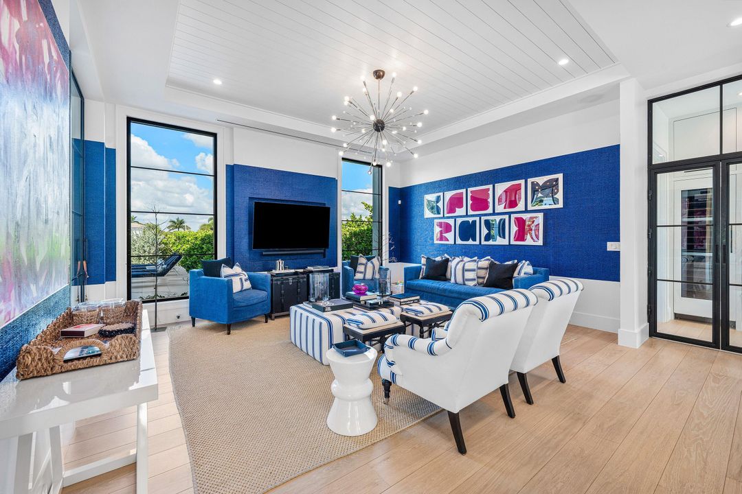 На продажу: $5,595,000 (4 спален, 3 ванн, 4424 Квадратных фут)