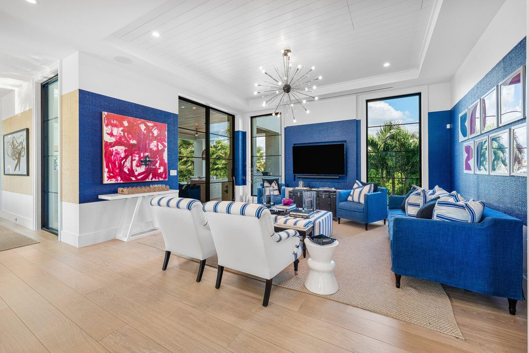 На продажу: $5,595,000 (4 спален, 3 ванн, 4424 Квадратных фут)