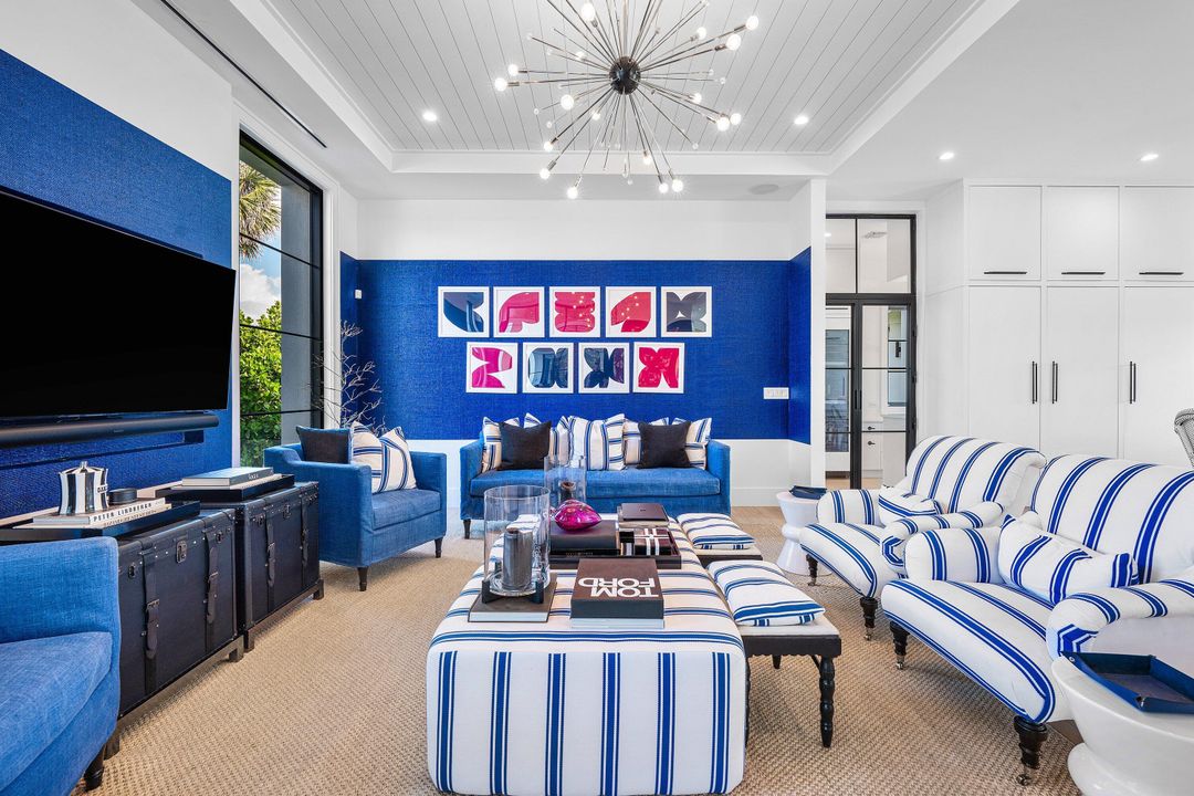 На продажу: $5,595,000 (4 спален, 3 ванн, 4424 Квадратных фут)