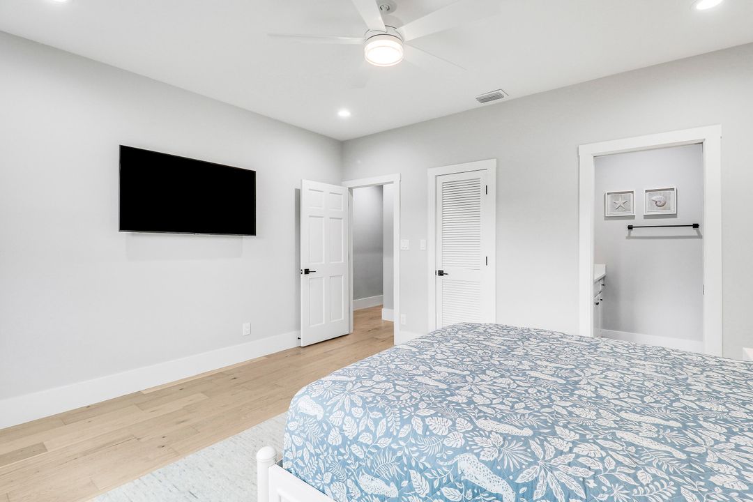 Под контрактом: $2,195,000 (4 спален, 5 ванн, 3849 Квадратных фут)