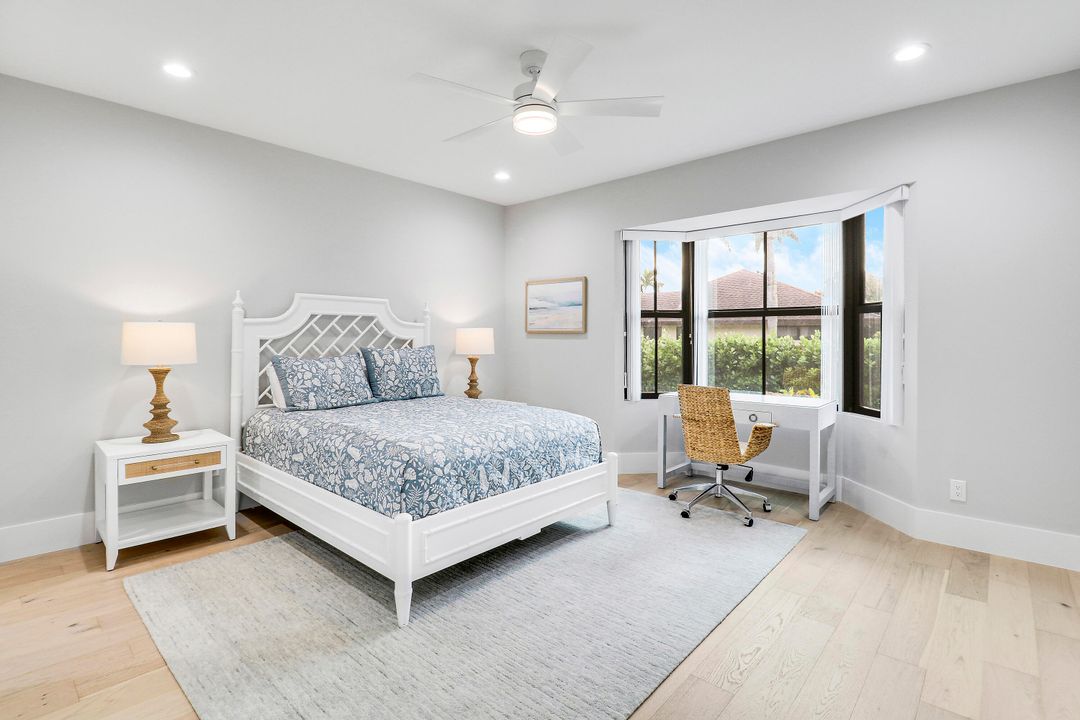 Под контрактом: $2,195,000 (4 спален, 5 ванн, 3849 Квадратных фут)