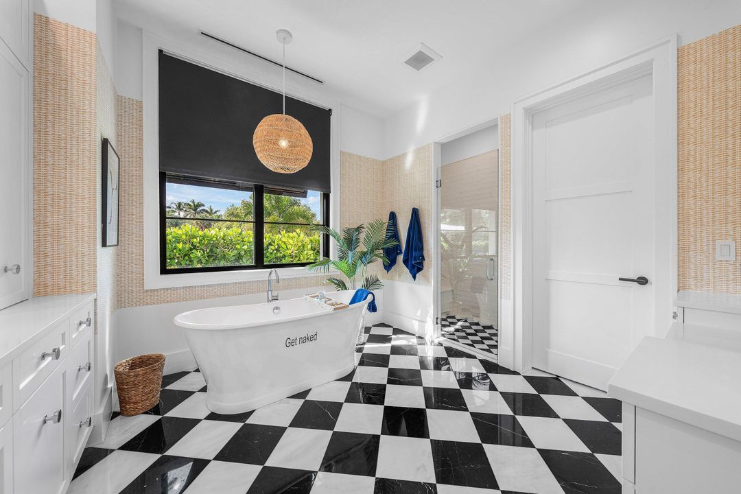 На продажу: $5,595,000 (4 спален, 3 ванн, 4424 Квадратных фут)