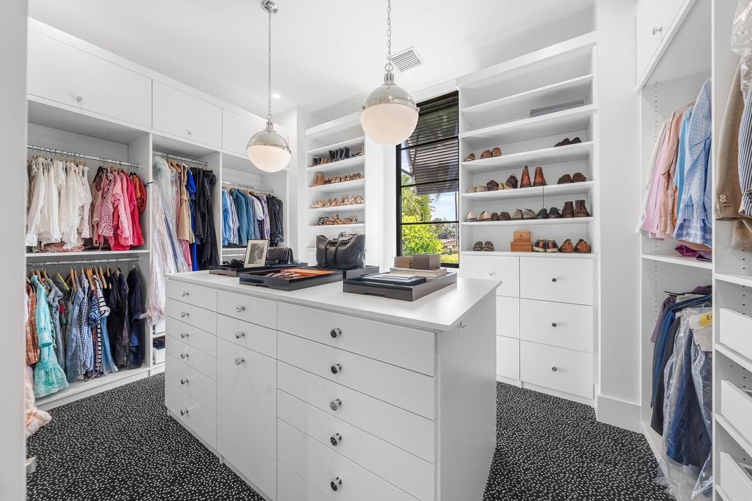 На продажу: $5,595,000 (4 спален, 3 ванн, 4424 Квадратных фут)