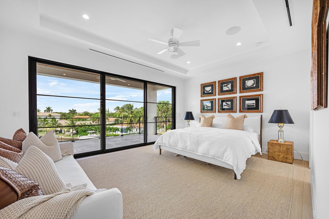 На продажу: $5,595,000 (4 спален, 3 ванн, 4424 Квадратных фут)