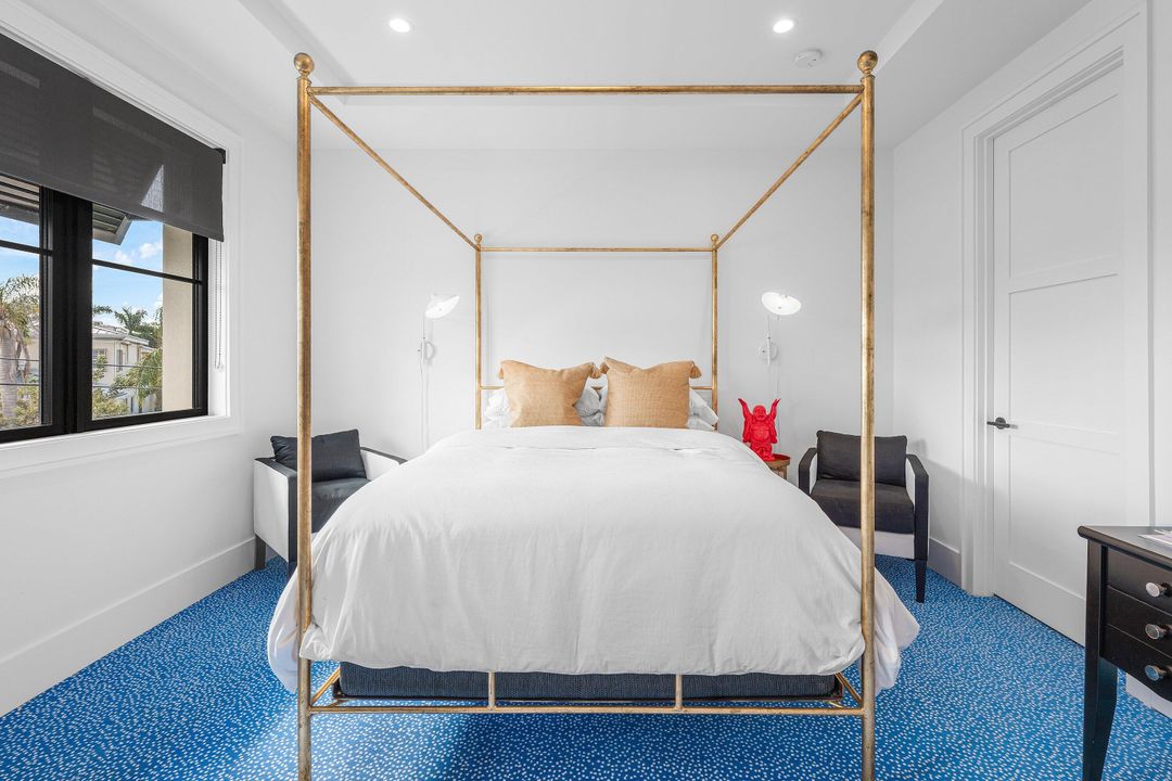 На продажу: $5,595,000 (4 спален, 3 ванн, 4424 Квадратных фут)