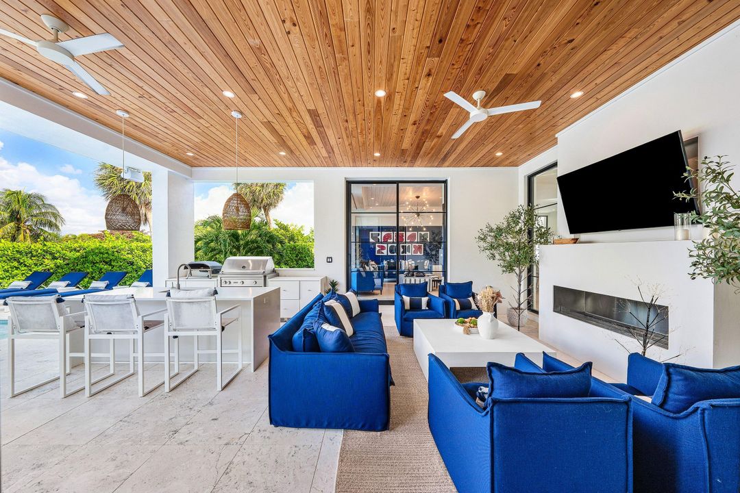 На продажу: $5,595,000 (4 спален, 3 ванн, 4424 Квадратных фут)