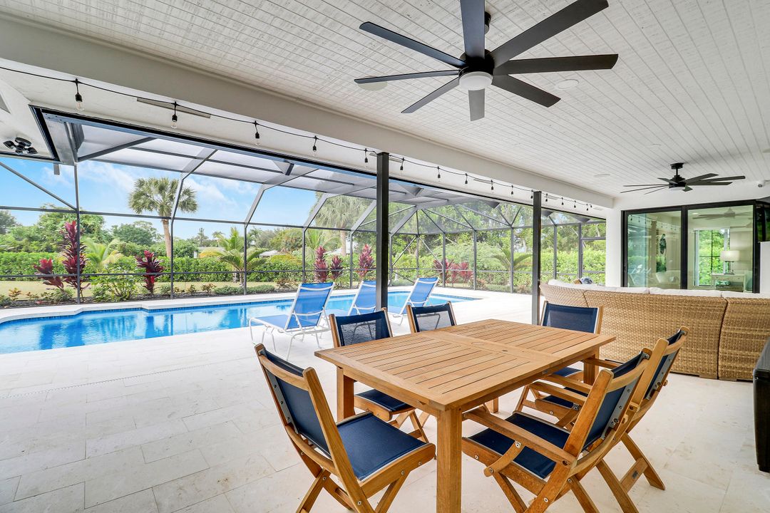 Под контрактом: $2,195,000 (4 спален, 5 ванн, 3849 Квадратных фут)