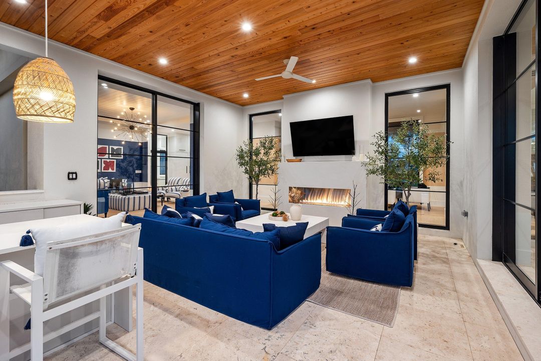 На продажу: $5,595,000 (4 спален, 3 ванн, 4424 Квадратных фут)