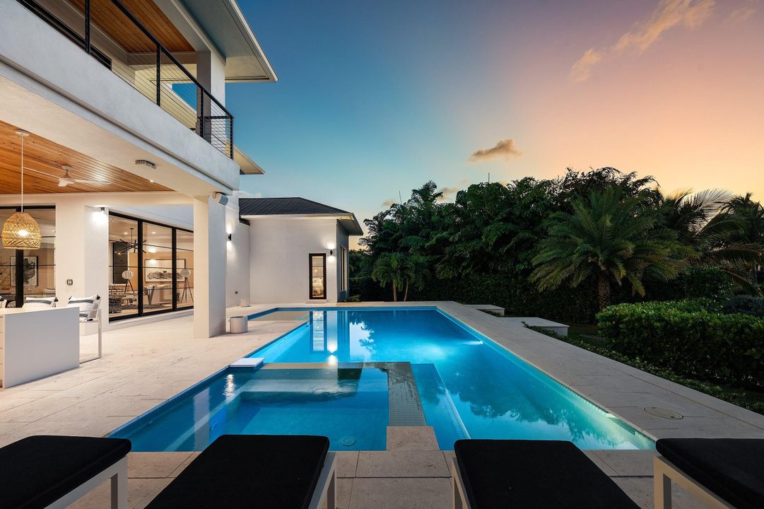 На продажу: $5,595,000 (4 спален, 3 ванн, 4424 Квадратных фут)