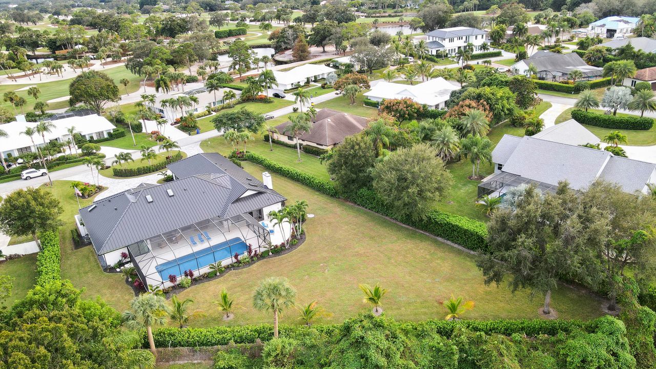 Под контрактом: $2,195,000 (4 спален, 5 ванн, 3849 Квадратных фут)