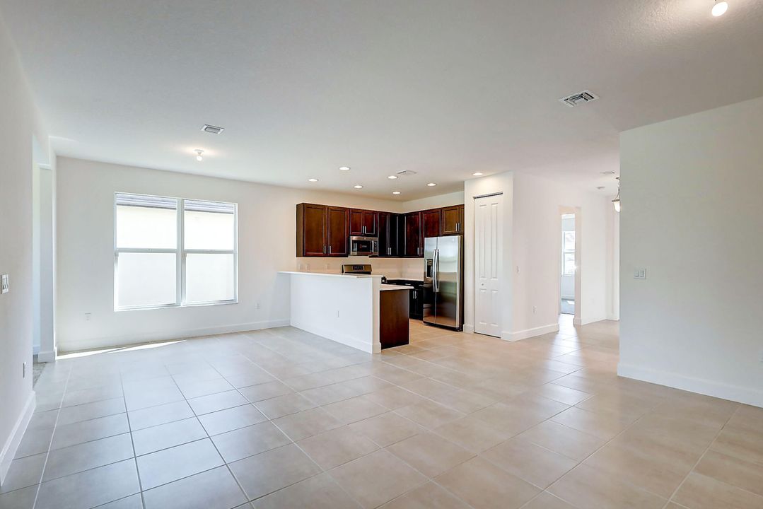 For Rent: $2,800 (2 beds, 2 baths, 1508 Square Feet)