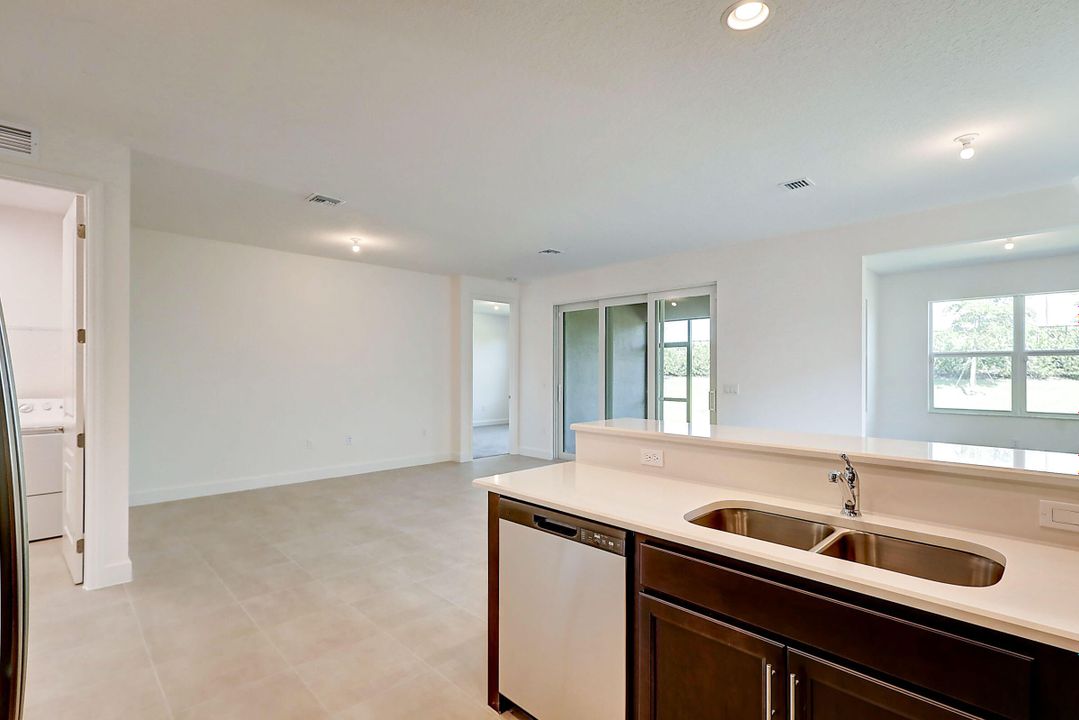 For Rent: $2,800 (2 beds, 2 baths, 1508 Square Feet)