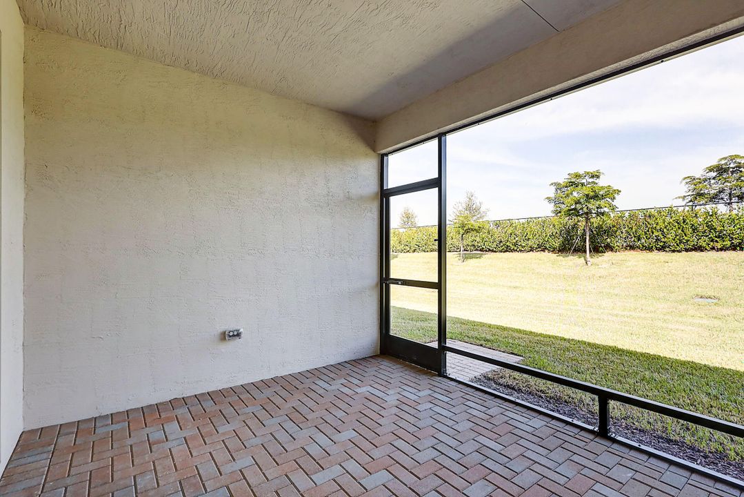 For Rent: $2,800 (2 beds, 2 baths, 1508 Square Feet)