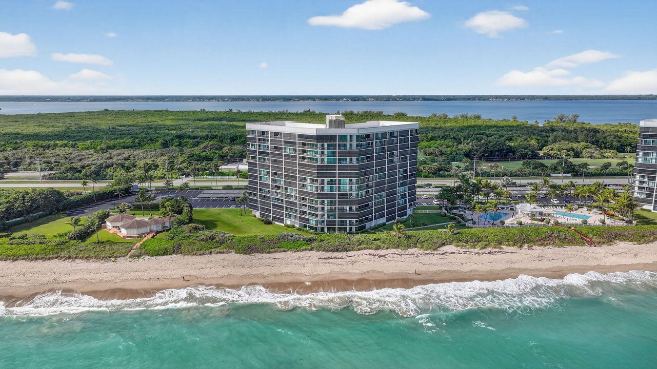 На продажу: $620,000 (2 спален, 2 ванн, 1228 Квадратных фут)