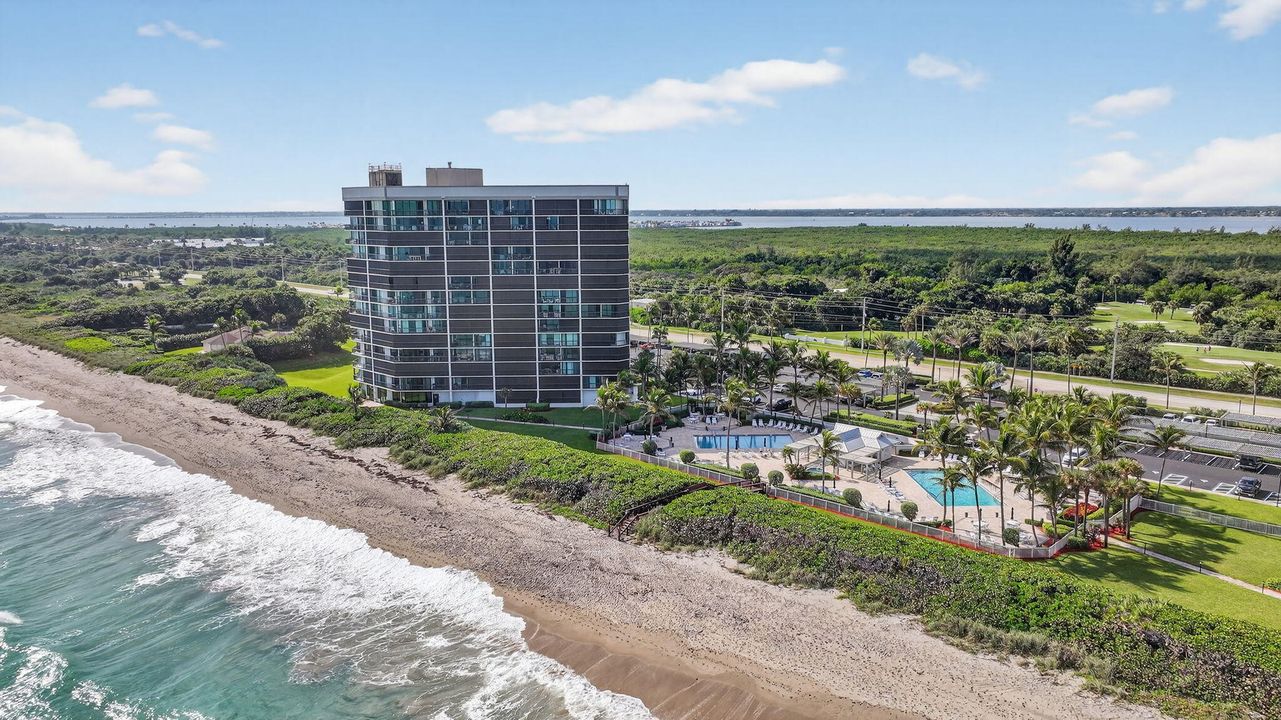 На продажу: $620,000 (2 спален, 2 ванн, 1228 Квадратных фут)