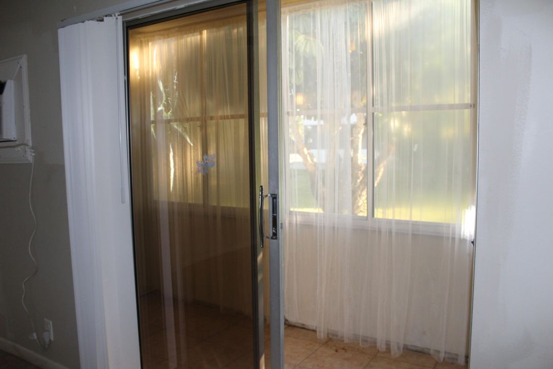 For Sale: $67,000 (1 beds, 1 baths, 570 Square Feet)