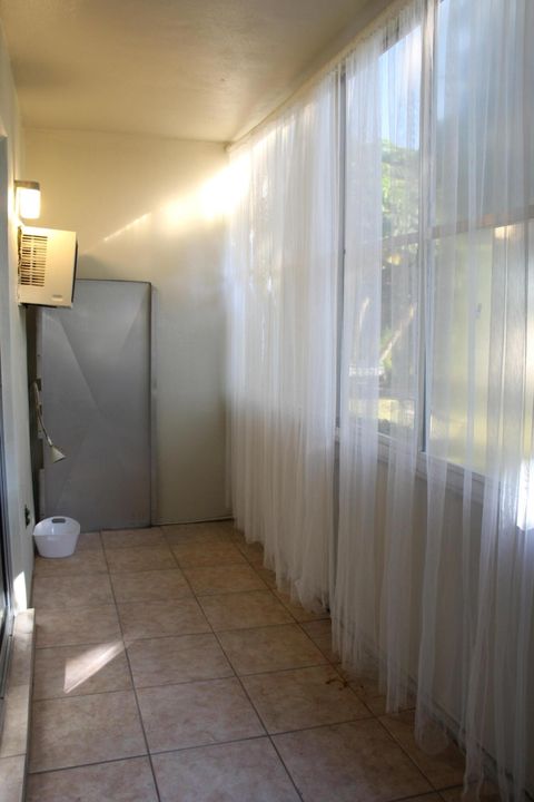 For Sale: $67,000 (1 beds, 1 baths, 570 Square Feet)