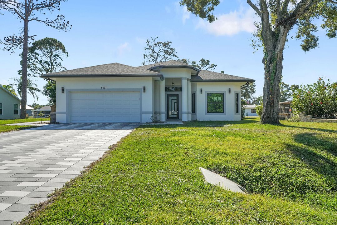 For Rent: $2,500 (3 beds, 2 baths, 1308 Square Feet)