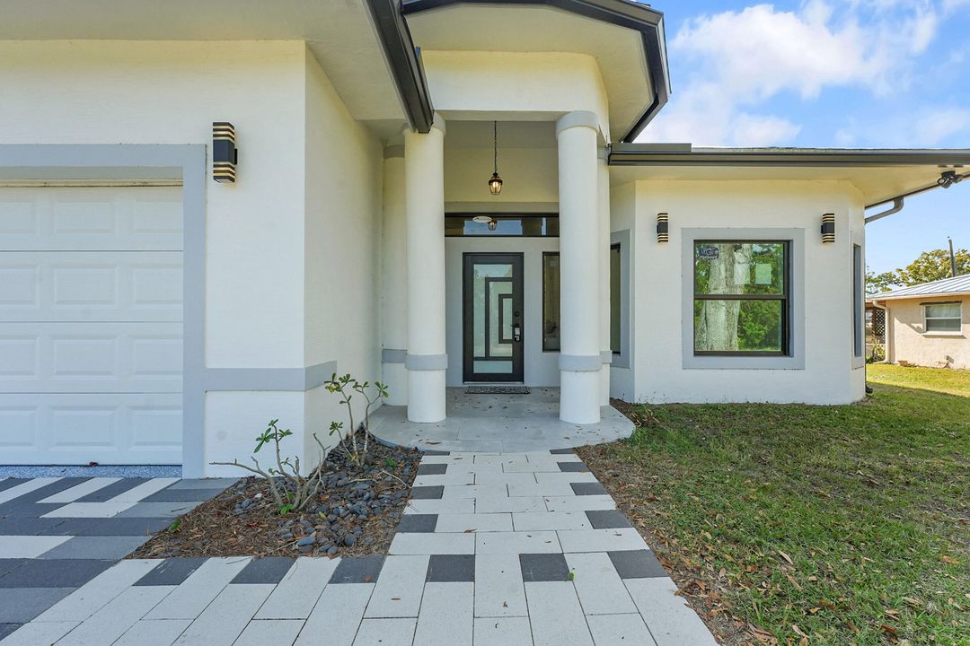 For Rent: $2,500 (3 beds, 2 baths, 1308 Square Feet)