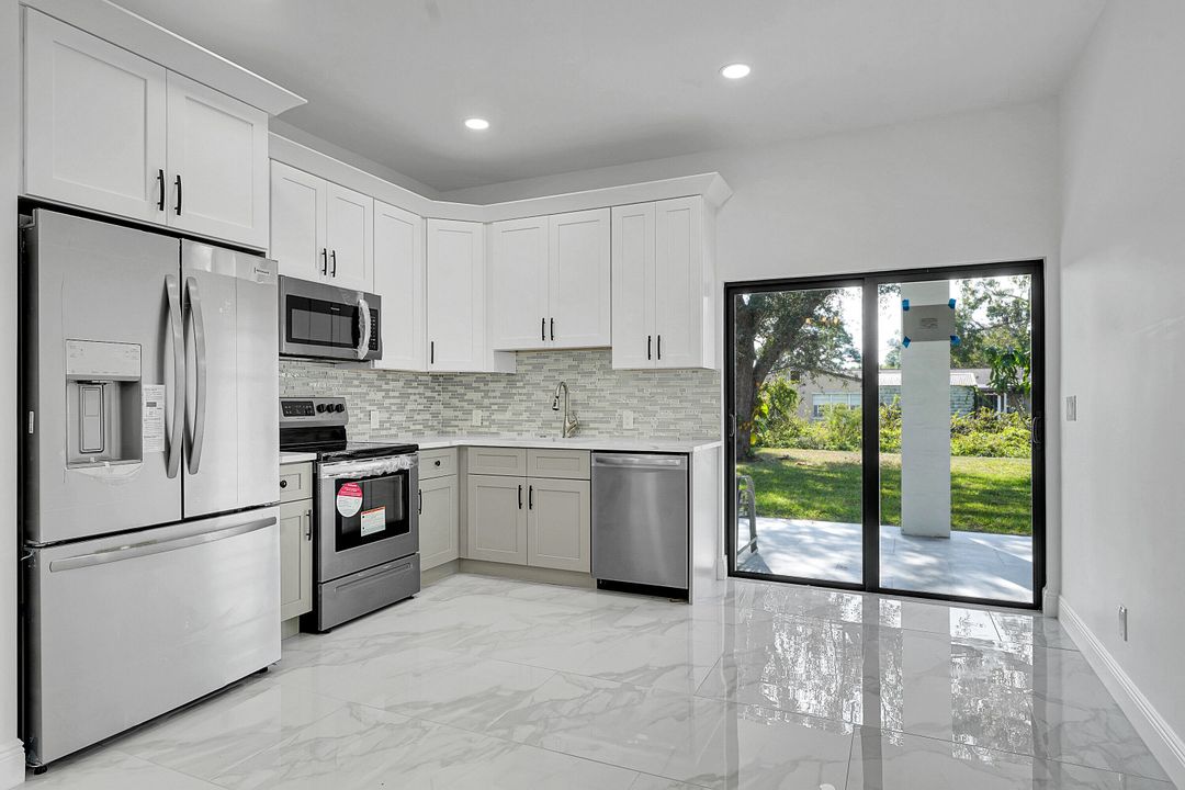 For Rent: $2,500 (3 beds, 2 baths, 1308 Square Feet)