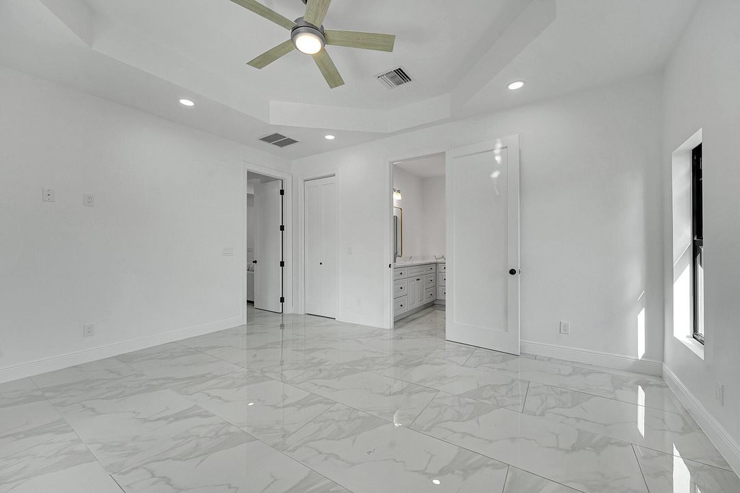 For Rent: $2,500 (3 beds, 2 baths, 1308 Square Feet)