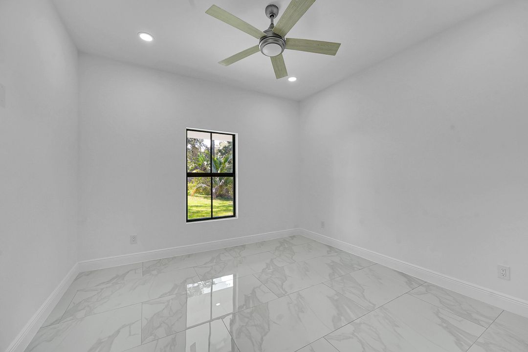 For Rent: $2,500 (3 beds, 2 baths, 1308 Square Feet)