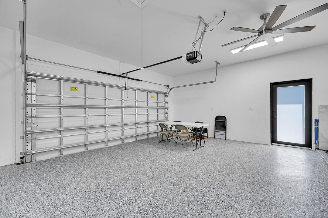 For Rent: $2,500 (3 beds, 2 baths, 1308 Square Feet)