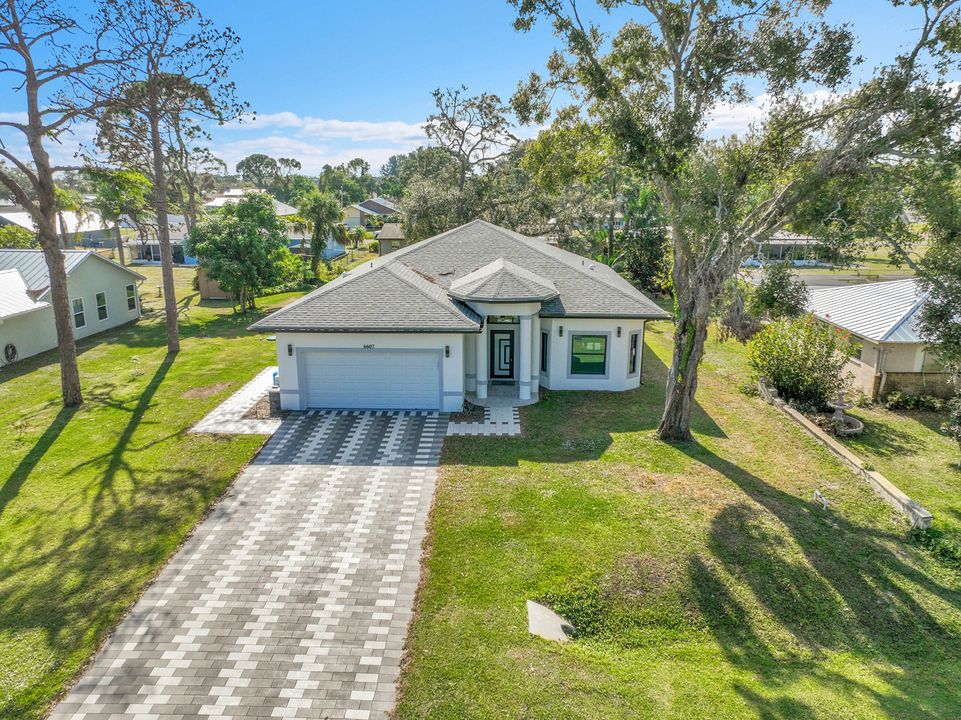 For Rent: $2,500 (3 beds, 2 baths, 1308 Square Feet)