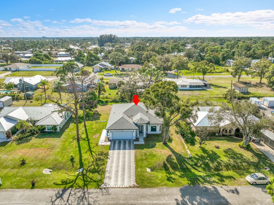 For Rent: $2,500 (3 beds, 2 baths, 1308 Square Feet)