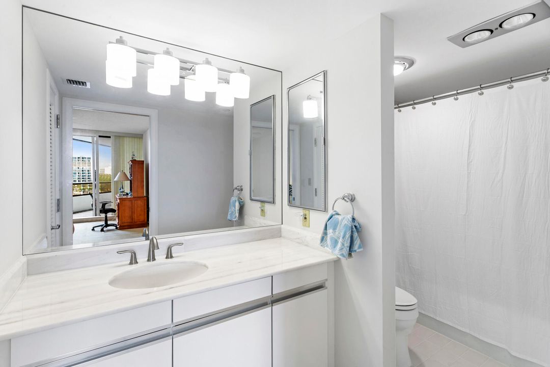 For Sale: $1,100,000 (2 beds, 2 baths, 2448 Square Feet)