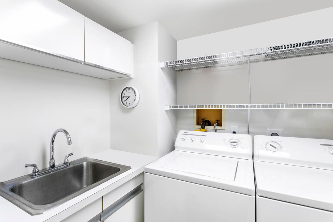 For Sale: $1,100,000 (2 beds, 2 baths, 2448 Square Feet)